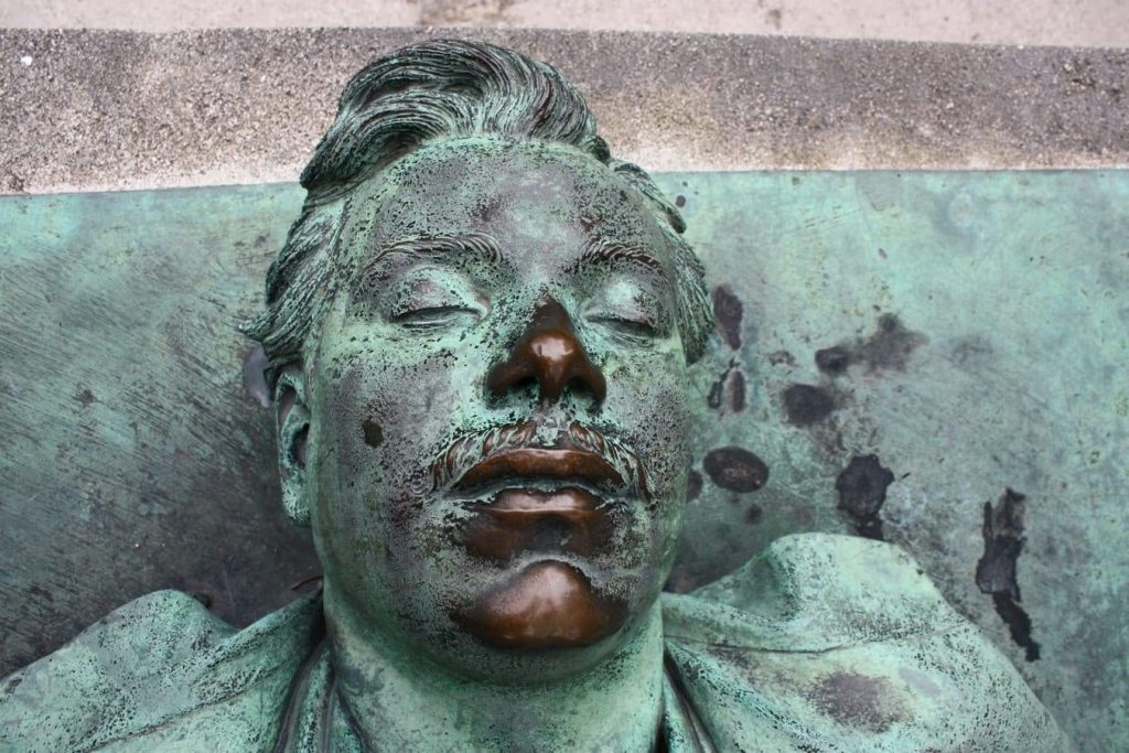 This grave located in Paris of a man named “Victor Noir” has interesting marks on his face and bulge area because people believe that if you “rub” you…