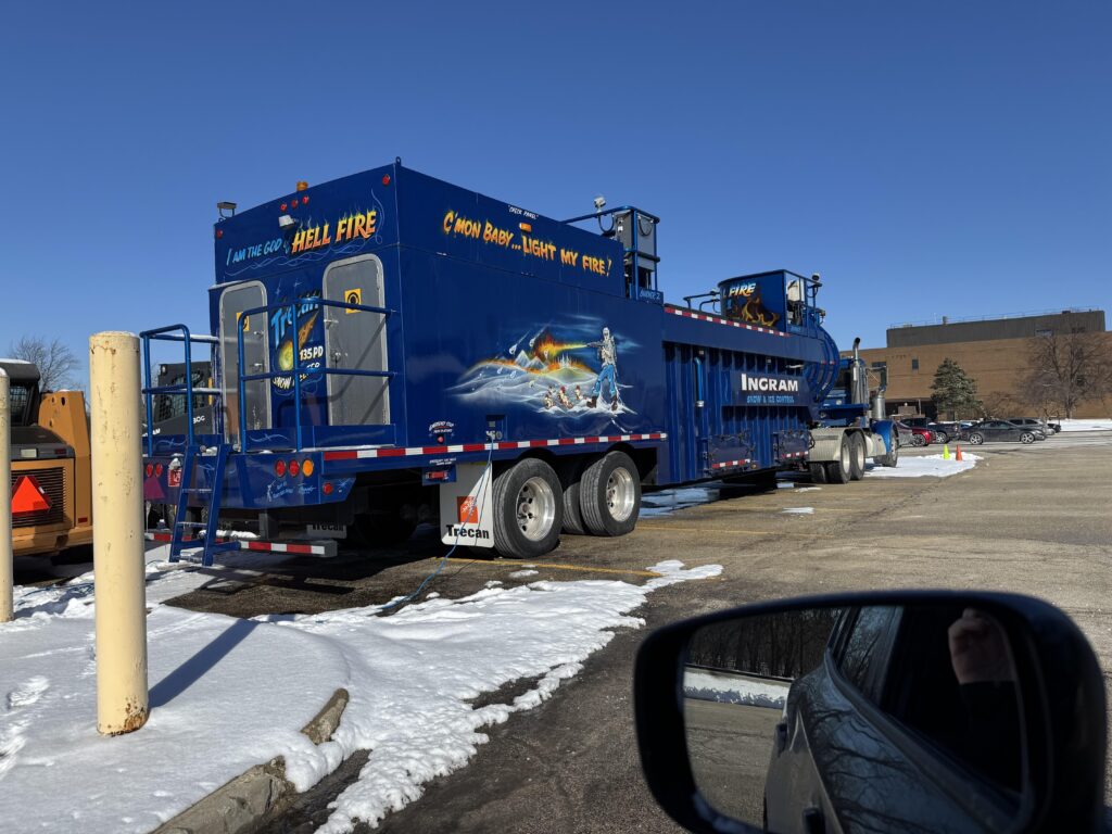 Semi-trailer snow melter. I wish I got a pic of it running. Looked like a nuclear cooling tower’s amount of steam coming out.